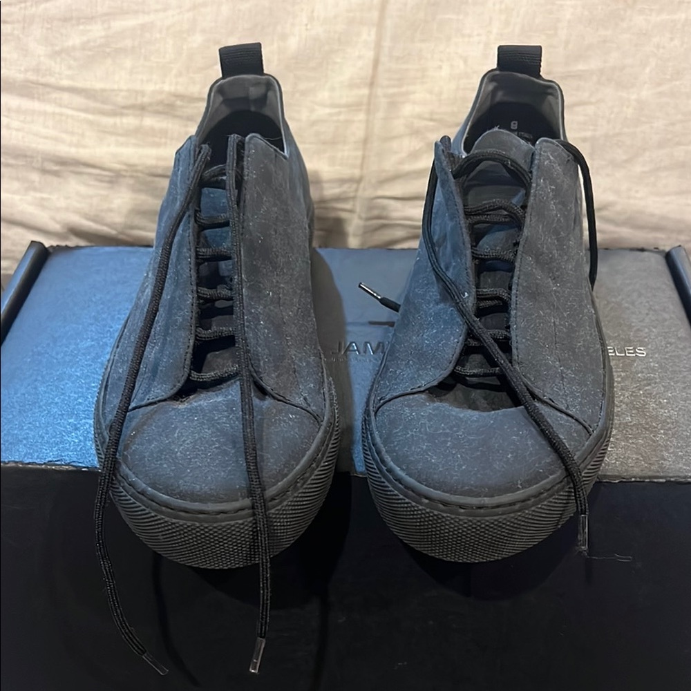James Perse Black Minimalist Sneakers new size 8